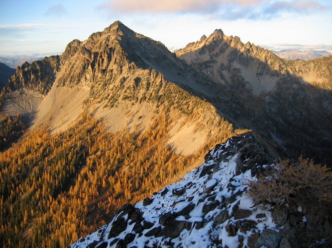 The sunset cast beautiful golden light onto Saska & Emerald, as Gopher fell into shadow.